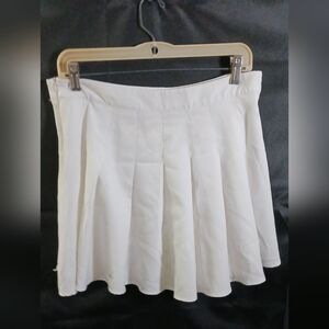 White pleated skirt